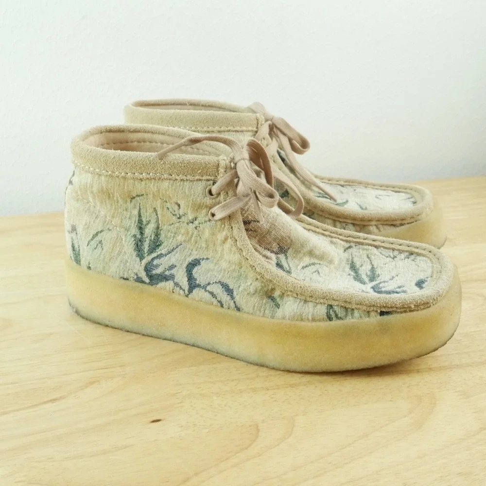 Clarks Wallabee Cup Boot Tan Floral Mens 9 Tapestry Crepe Sole Boots Moccasin